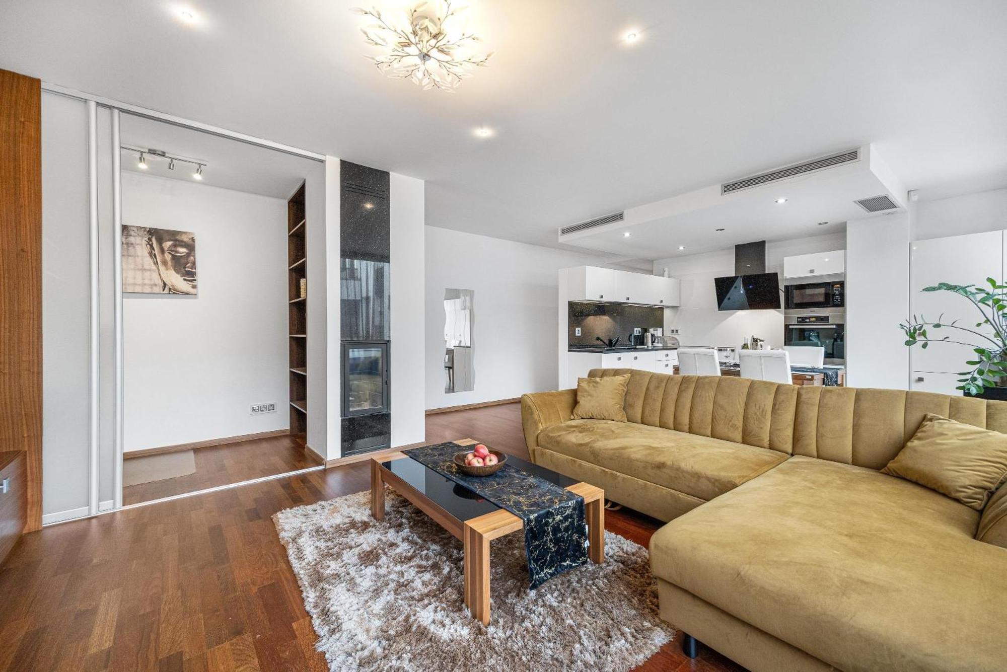 Revon Business Apartment 50 Dunajska Bratislava Bagian luar foto